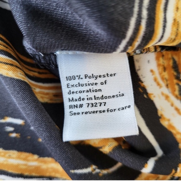 Nine West Silky Shirt, wrap style shirt sleeve, size medium - Picture 4 of 4